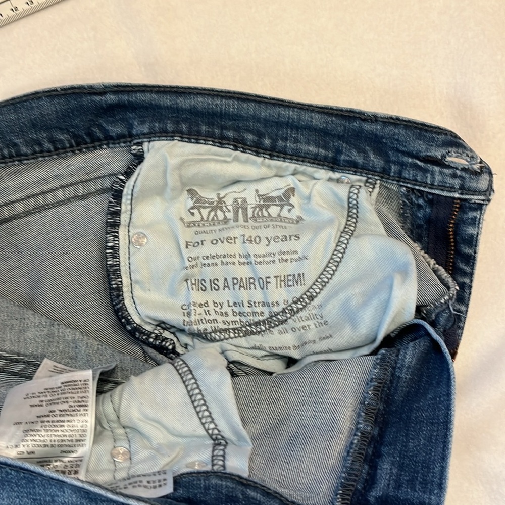 Levi Strauss & Co. Men's 514 Jeans -  32W x 34L - Used - Picture 7 of 7